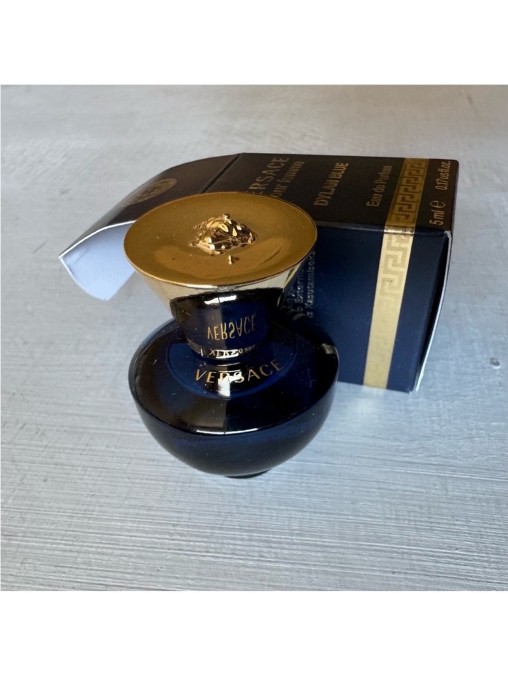 NIB Versace Dylan Blue women EDP Mini 0.17 oz / 5ml - Picture 4 of 6